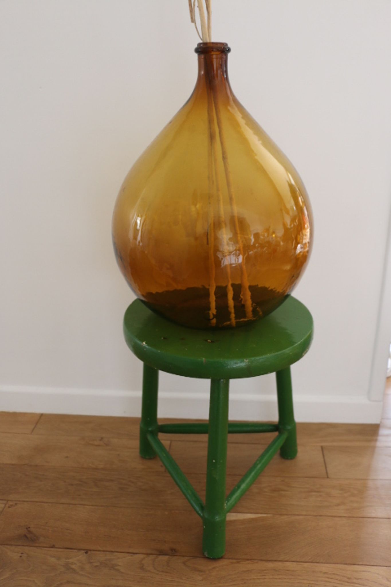 Green wood tripod stool 400mm