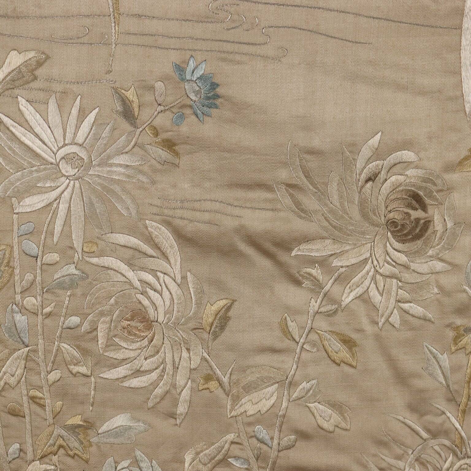 Large antique screen in coloured and embroidered silk, 19th century.