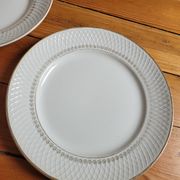 Set of 8 L'Eclat L'Amandinoise flat plates