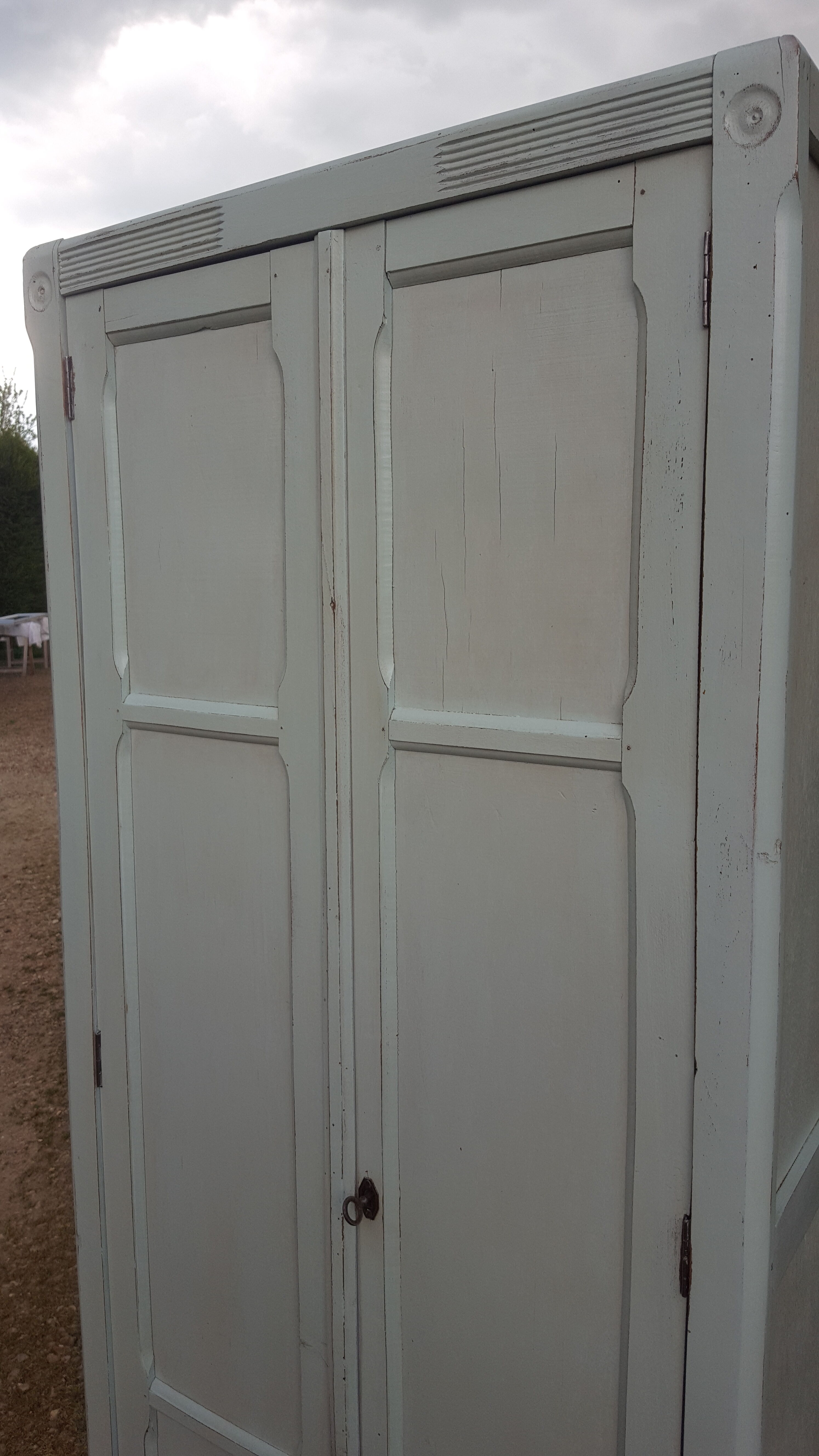 Mint-coloured parisian wardrobe