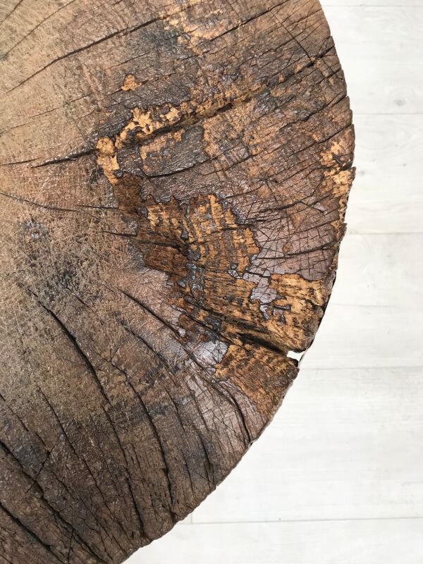 Billot primitif en bois brut