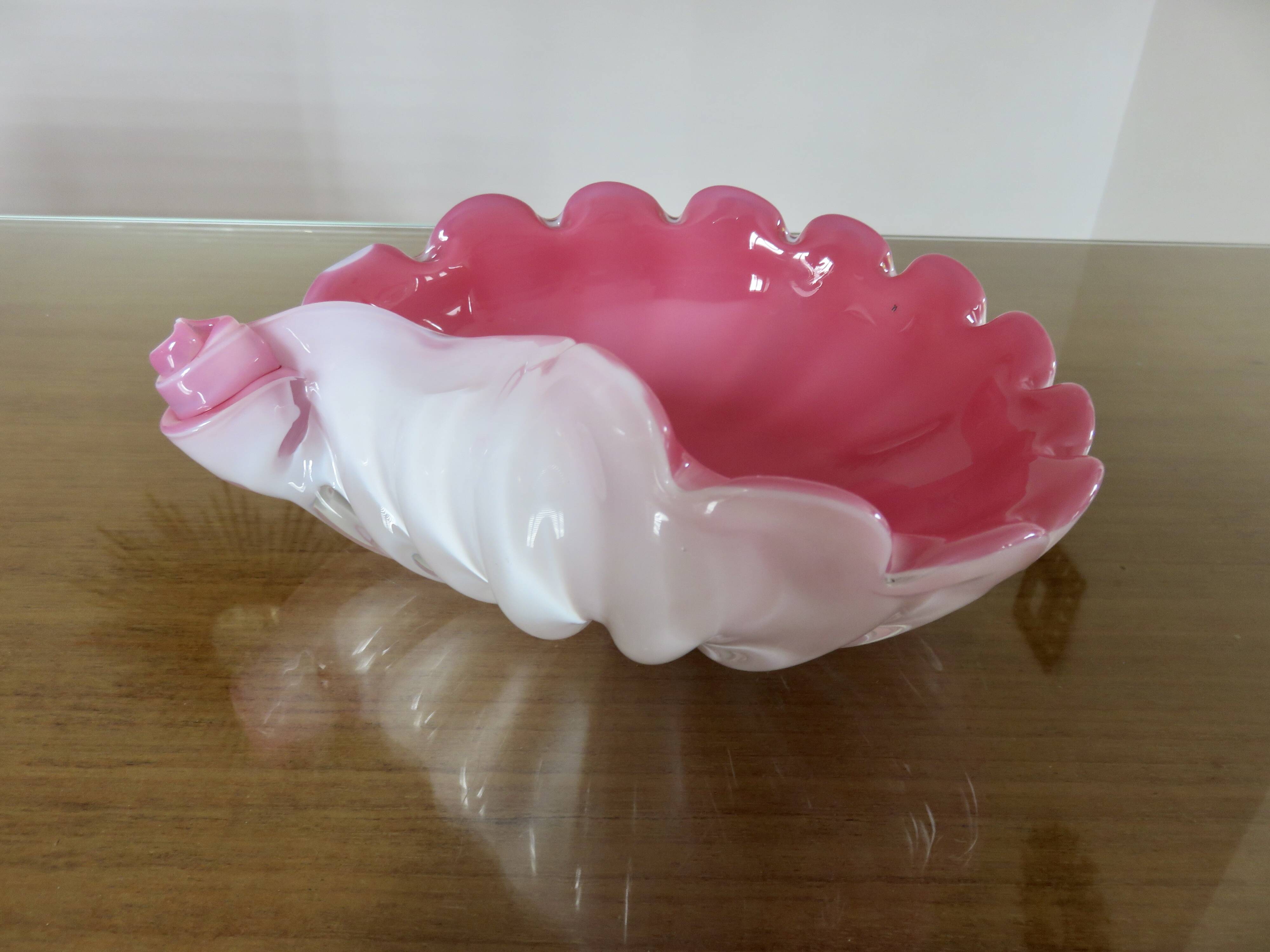 Shell emptier in lattimo glass by Fratelli Toso, Italy, 1959