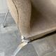 Fauteuil bas vintage chrome et tissu gris/beige