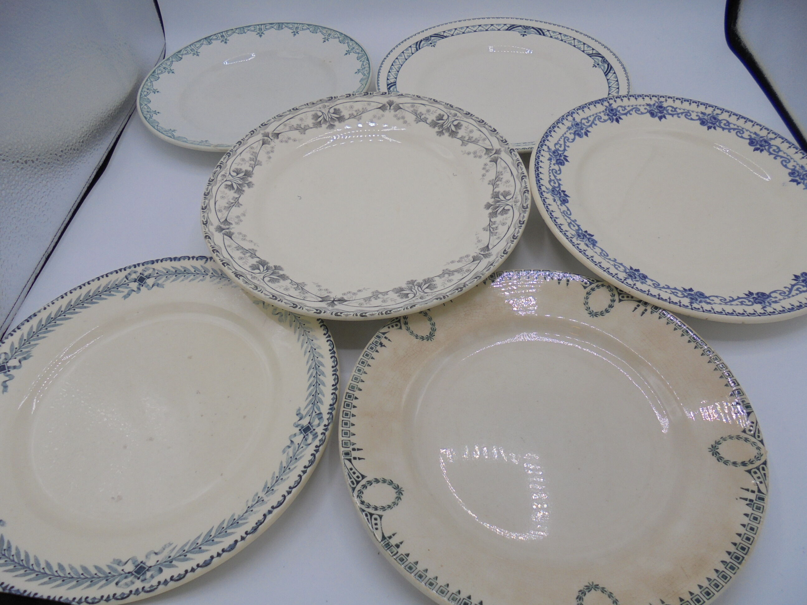 Ensemble de 6 assiettes dépareillées