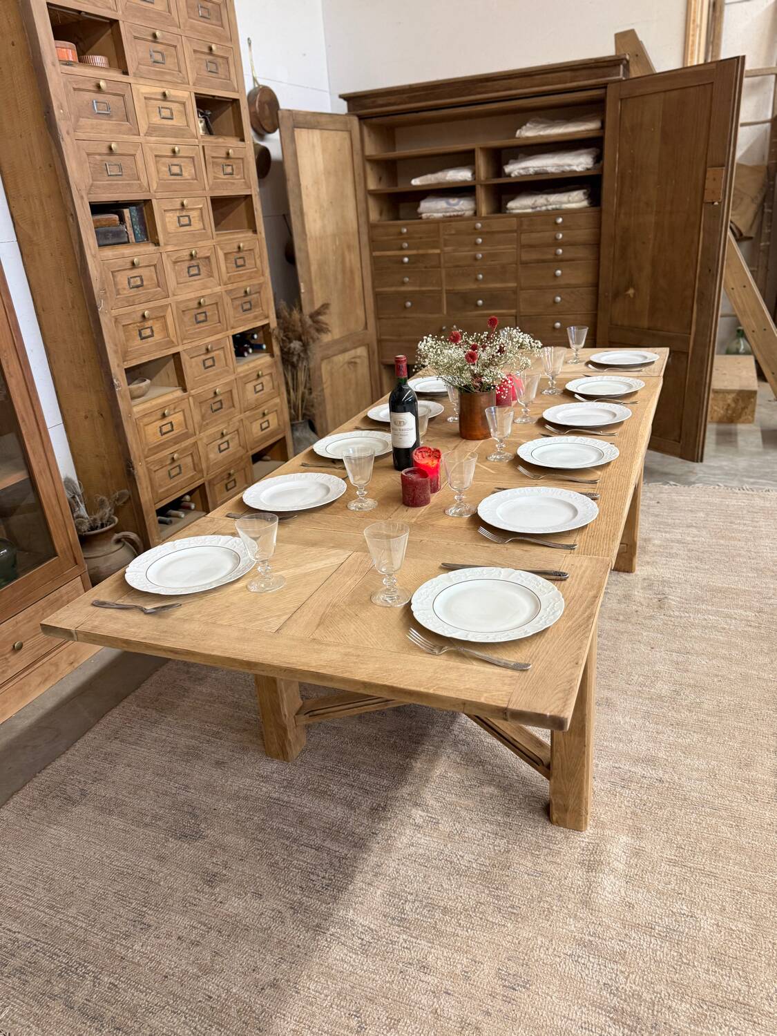 Table with integrated extensions