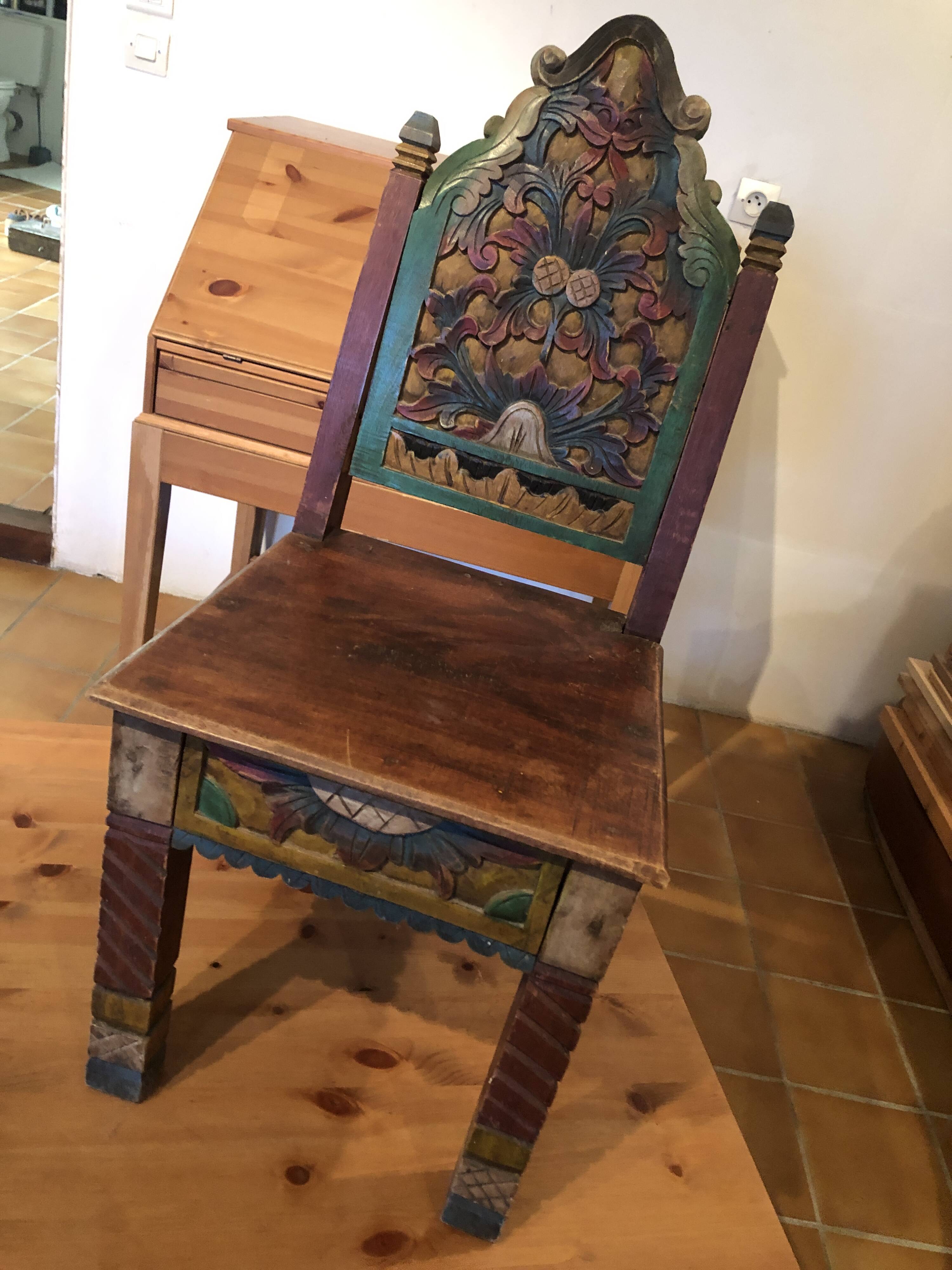 Hand-carved artisan chair – Ethnic / Bohemian style