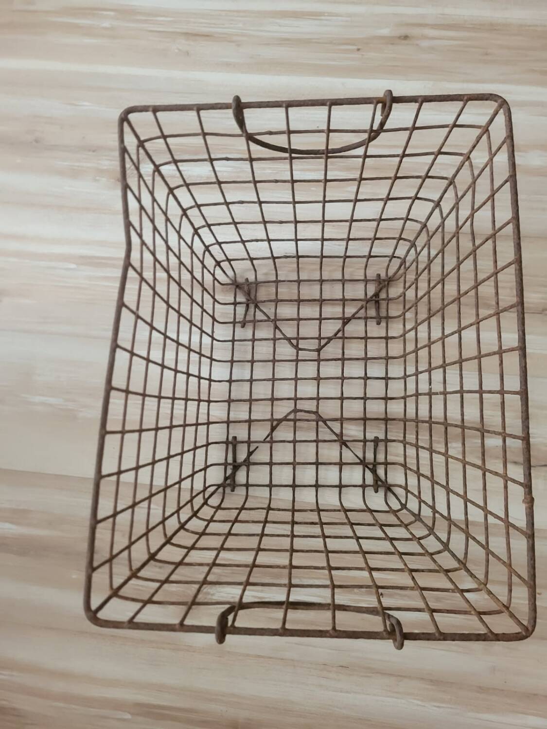 Man or oyster basket