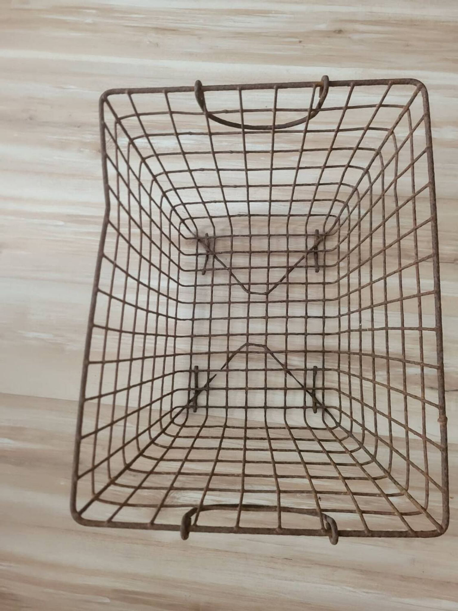 Man or oyster basket