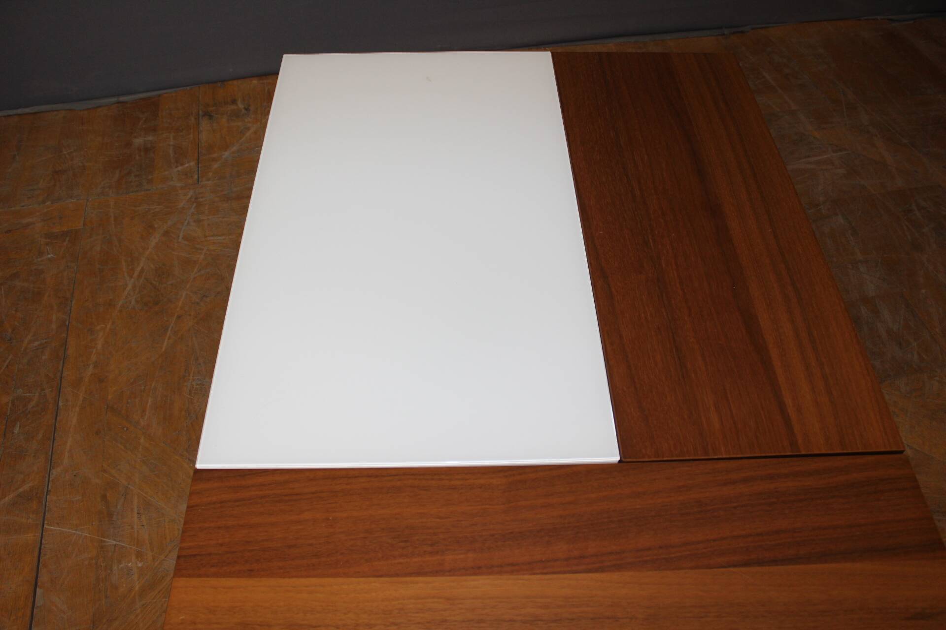 Coffee table model "Chiva" by Boconcept