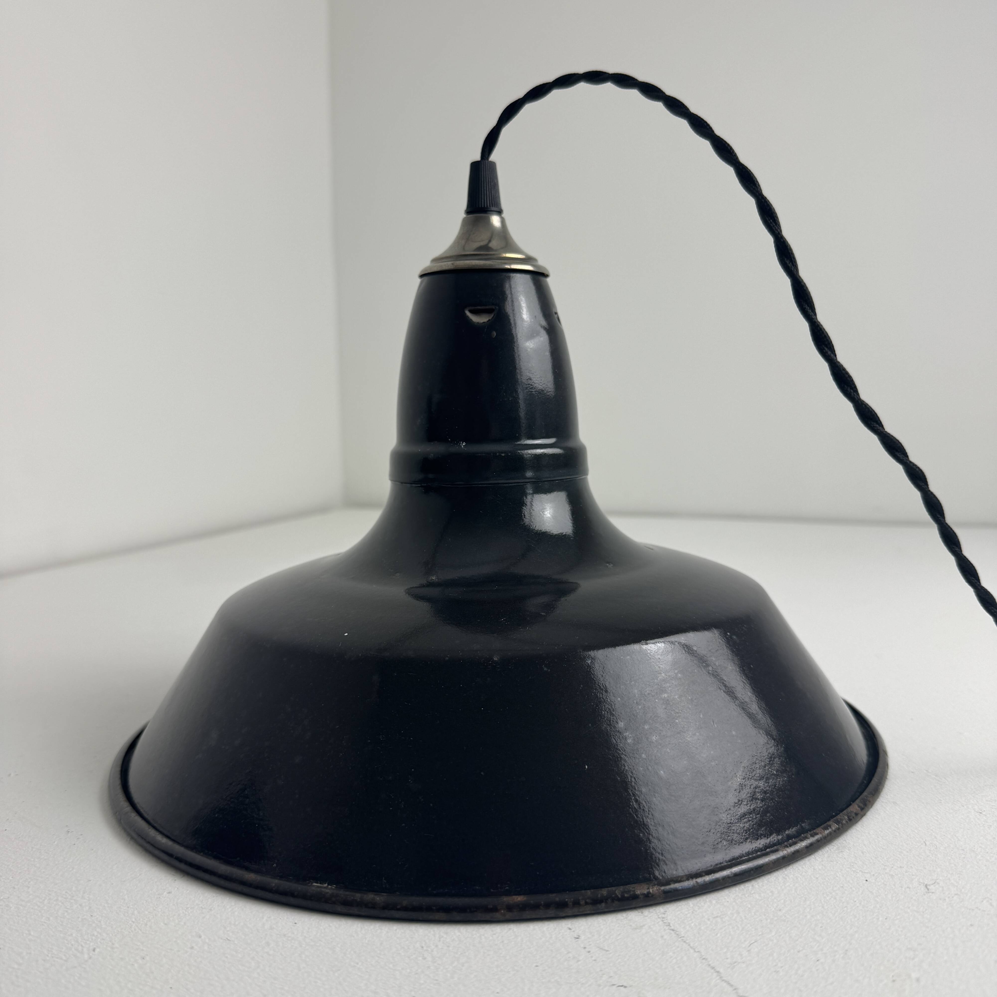 Old enamelled industrial workshop suspension