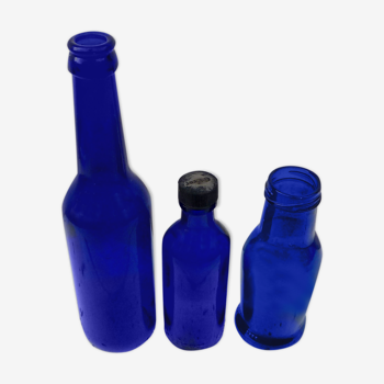 Lot de 3 bouteilles bleues de pharmacie en verre