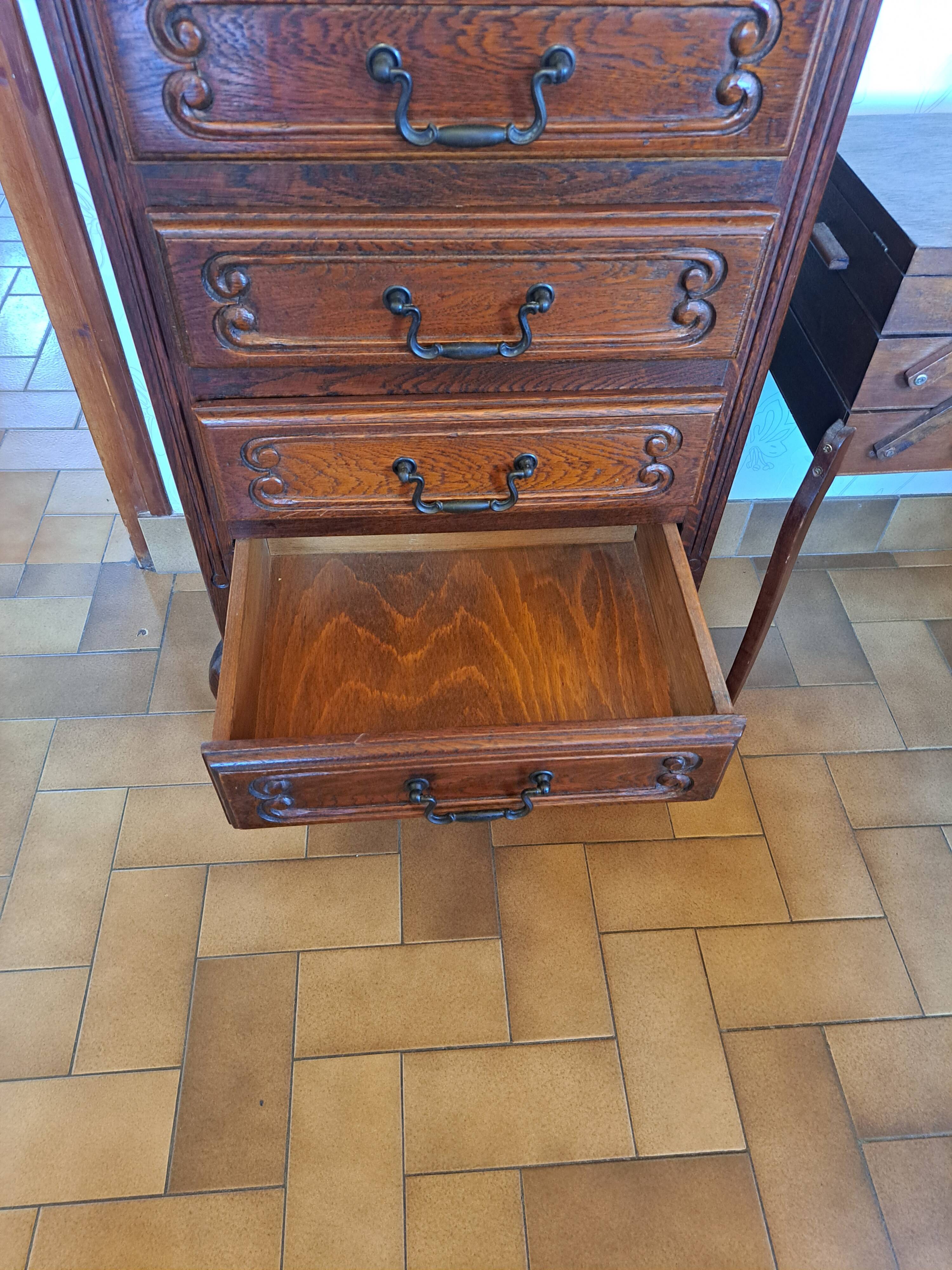 Chiffonier
