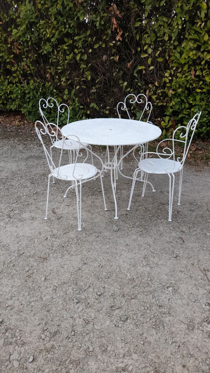 Garden furniture in wrought iron early 20th century