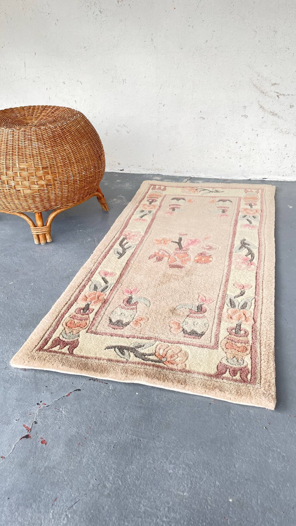 Vintage beige pink velvet rug 118 x 60cm