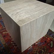 Table basse ou piédestal en travertin veiné italien