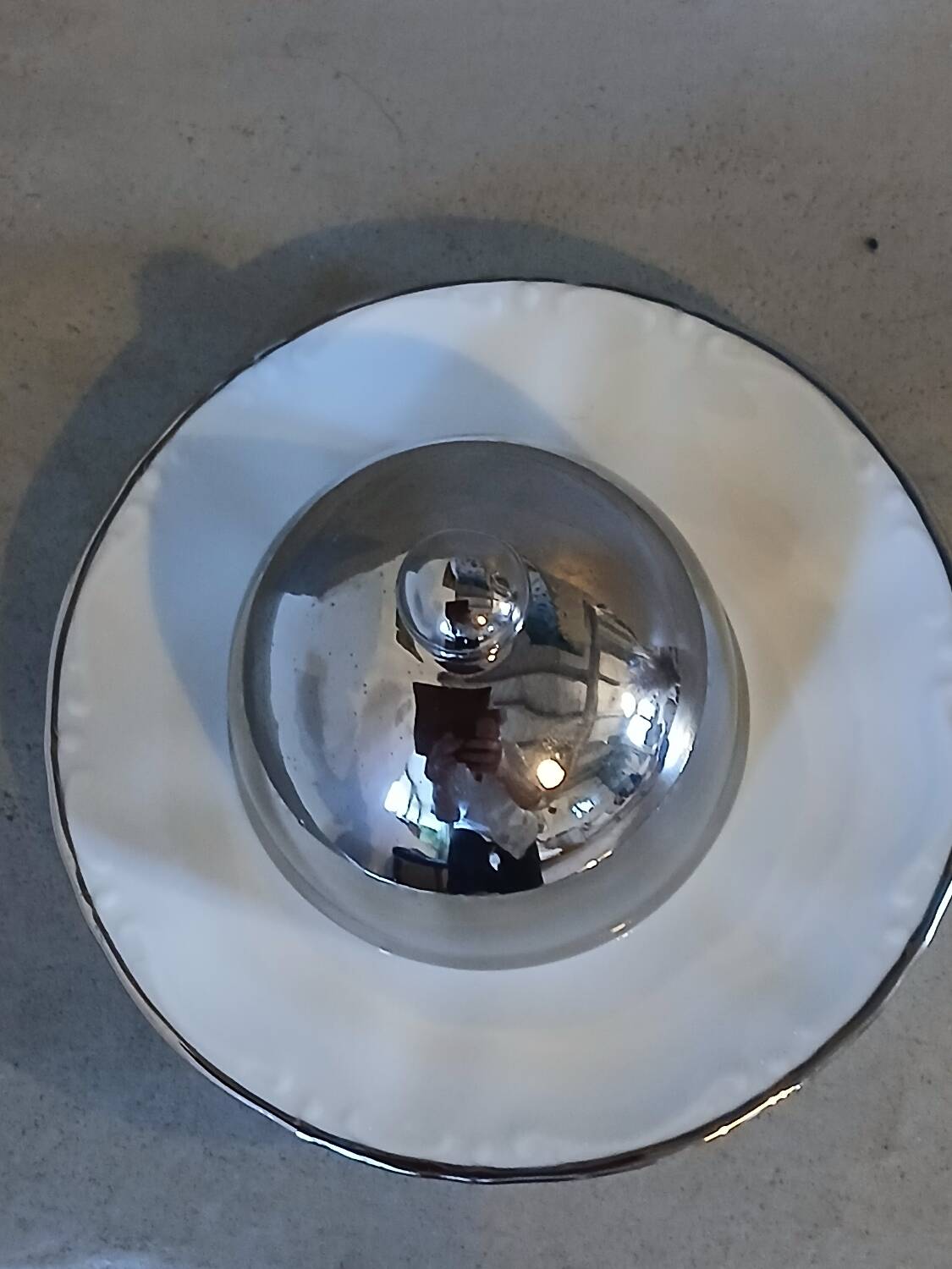 Individual porcelain butter dish