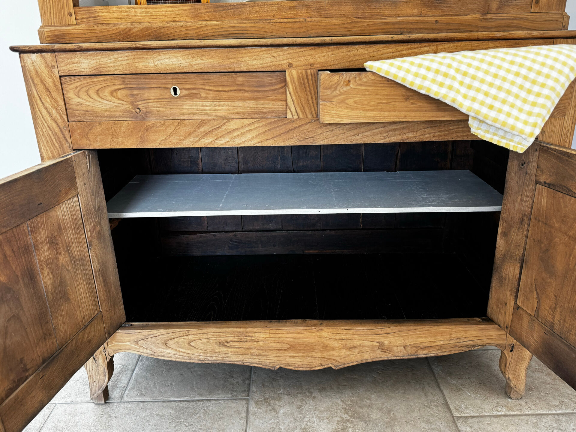 Buffet with 2 bodies in walnut
