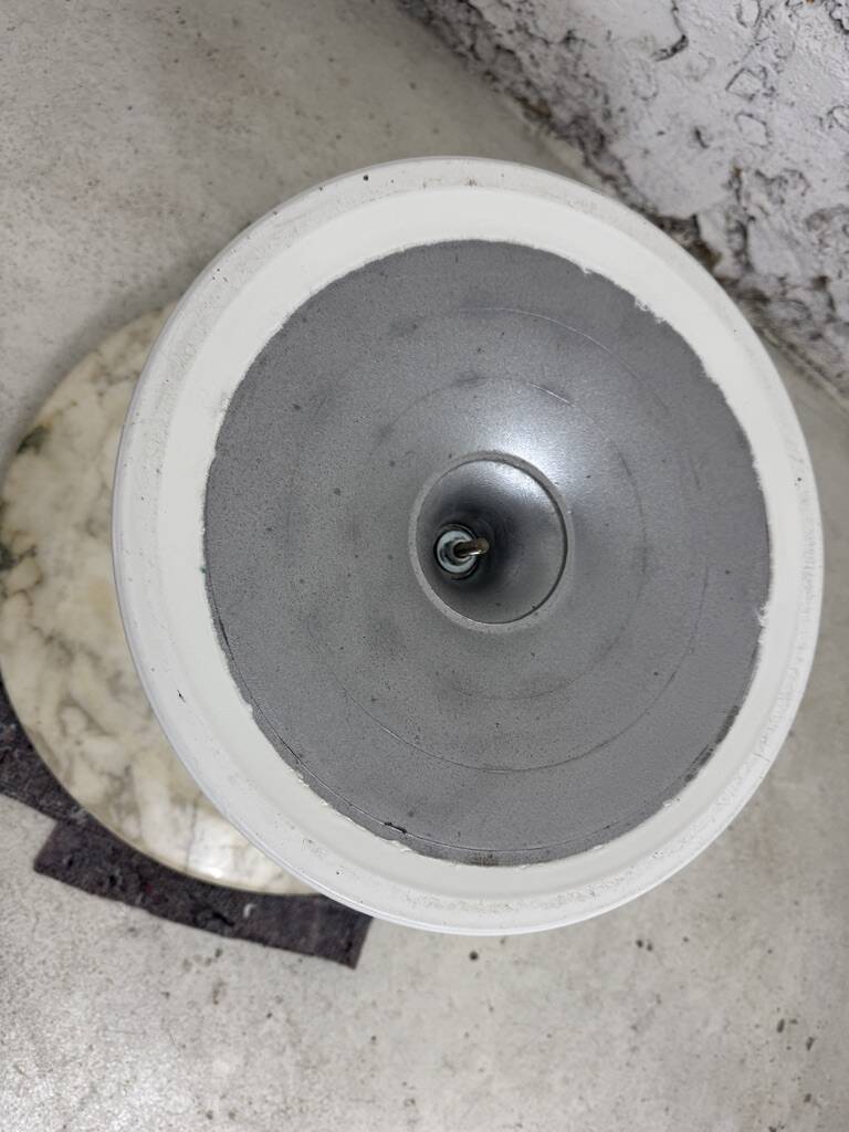 Saarinen Round Tulip Pedestal Table