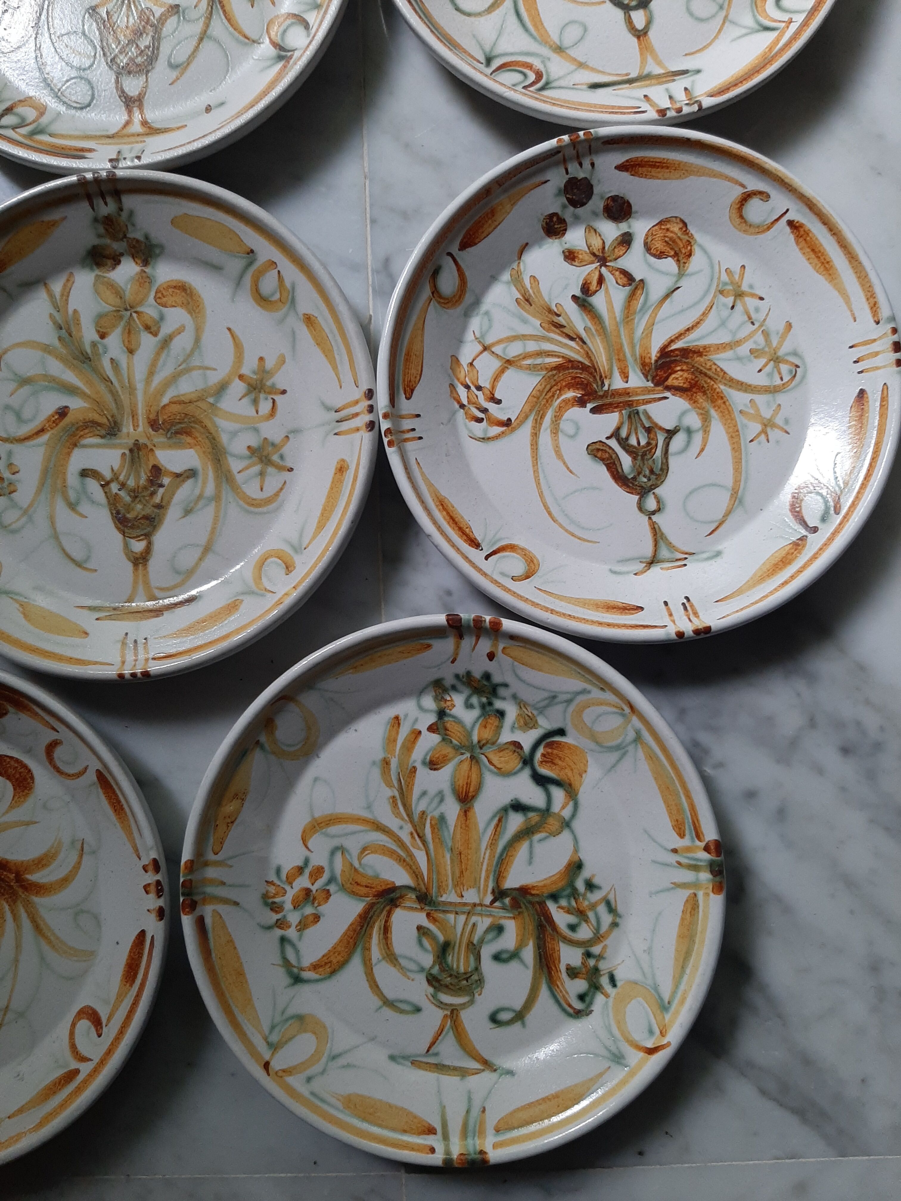 8 flat starter/dessert plates Keraluc Quimper