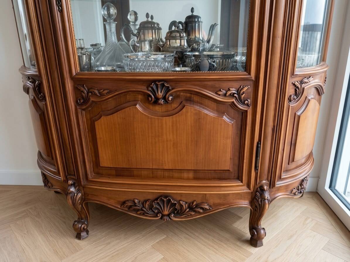 Louis XV wooden dresser set