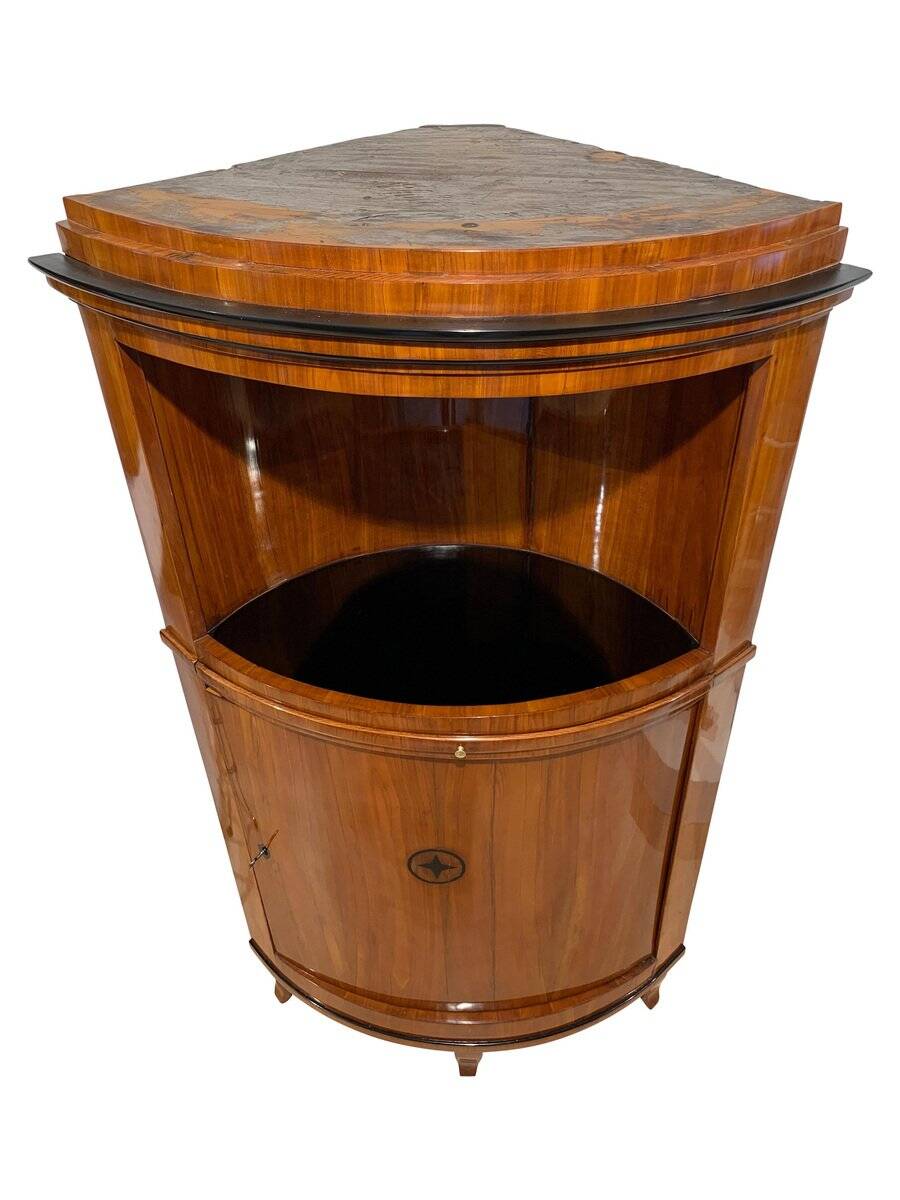 Biedermeier Corner Cabinet, Cherry Veneer, Ebony Inlay, South Germany circa 1820
