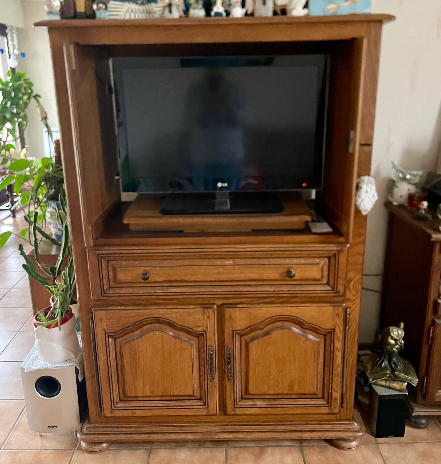 TV cabinet