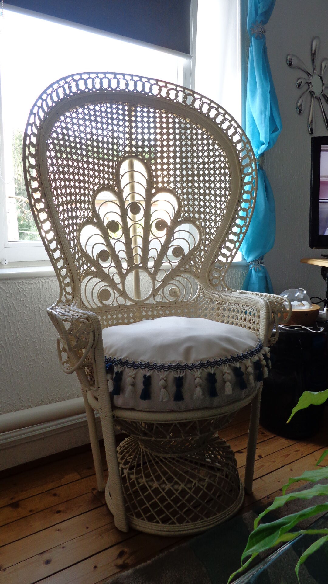 White Emmanuelle armchair