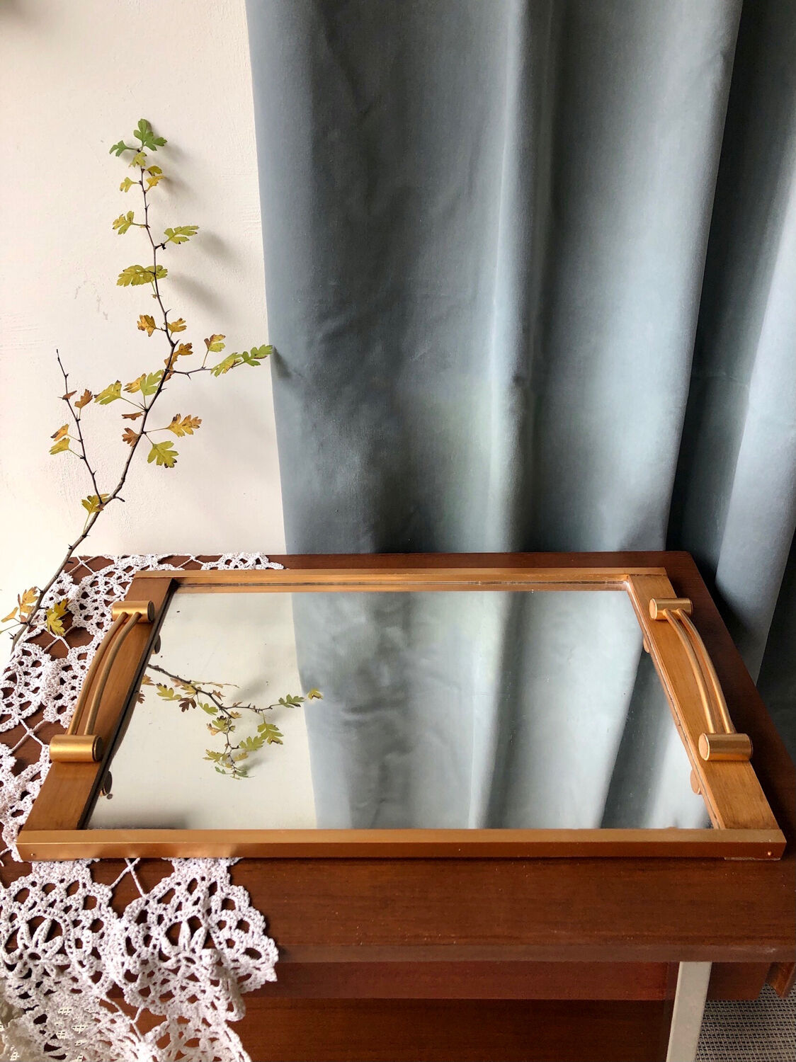 Metal, wood and mirror top