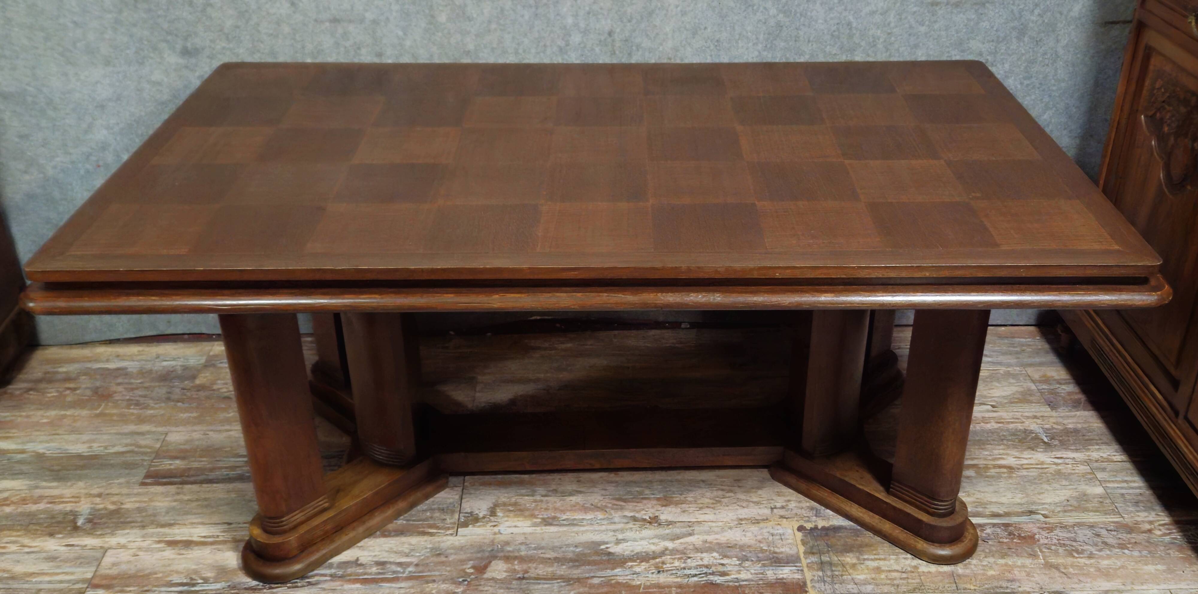 Large extendable dining table from the Art Deco period – checkerboard top –