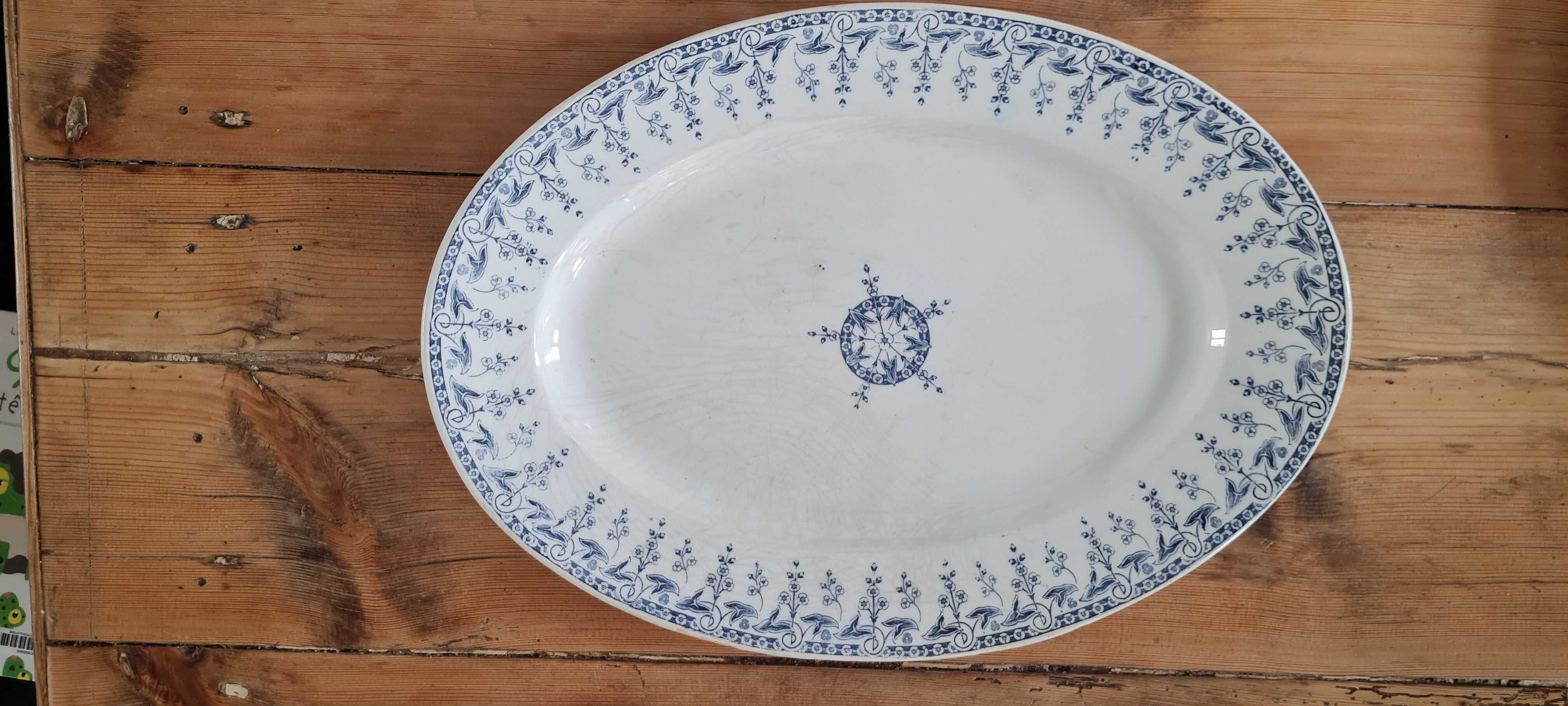 Plat de service en terre de fer