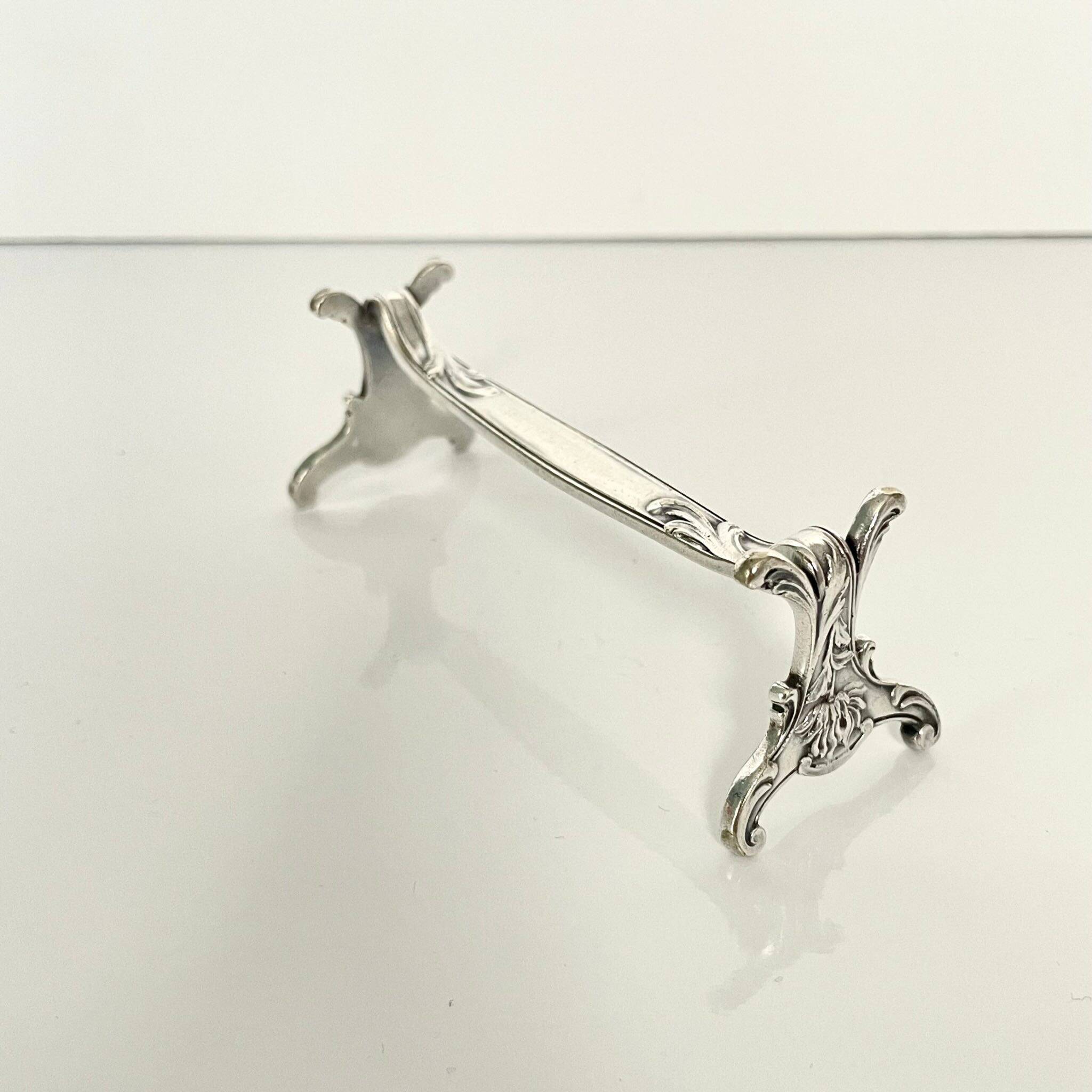 6 porte-couteaux modèle "Chrysanthème" de la Maison Christofle
