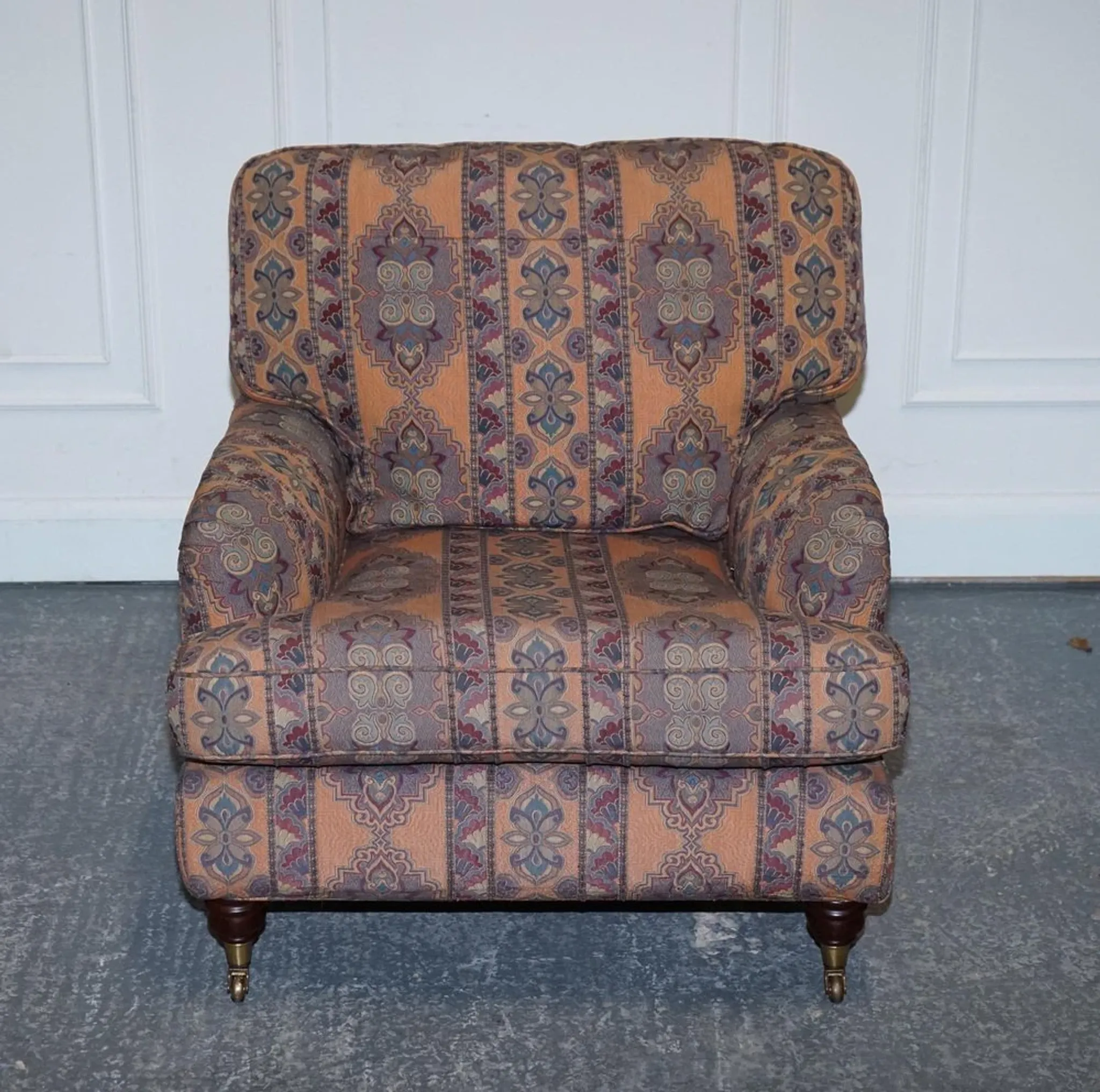 Multiyork Countryhouse Removable Fabric Armchair in the Howard Arm style