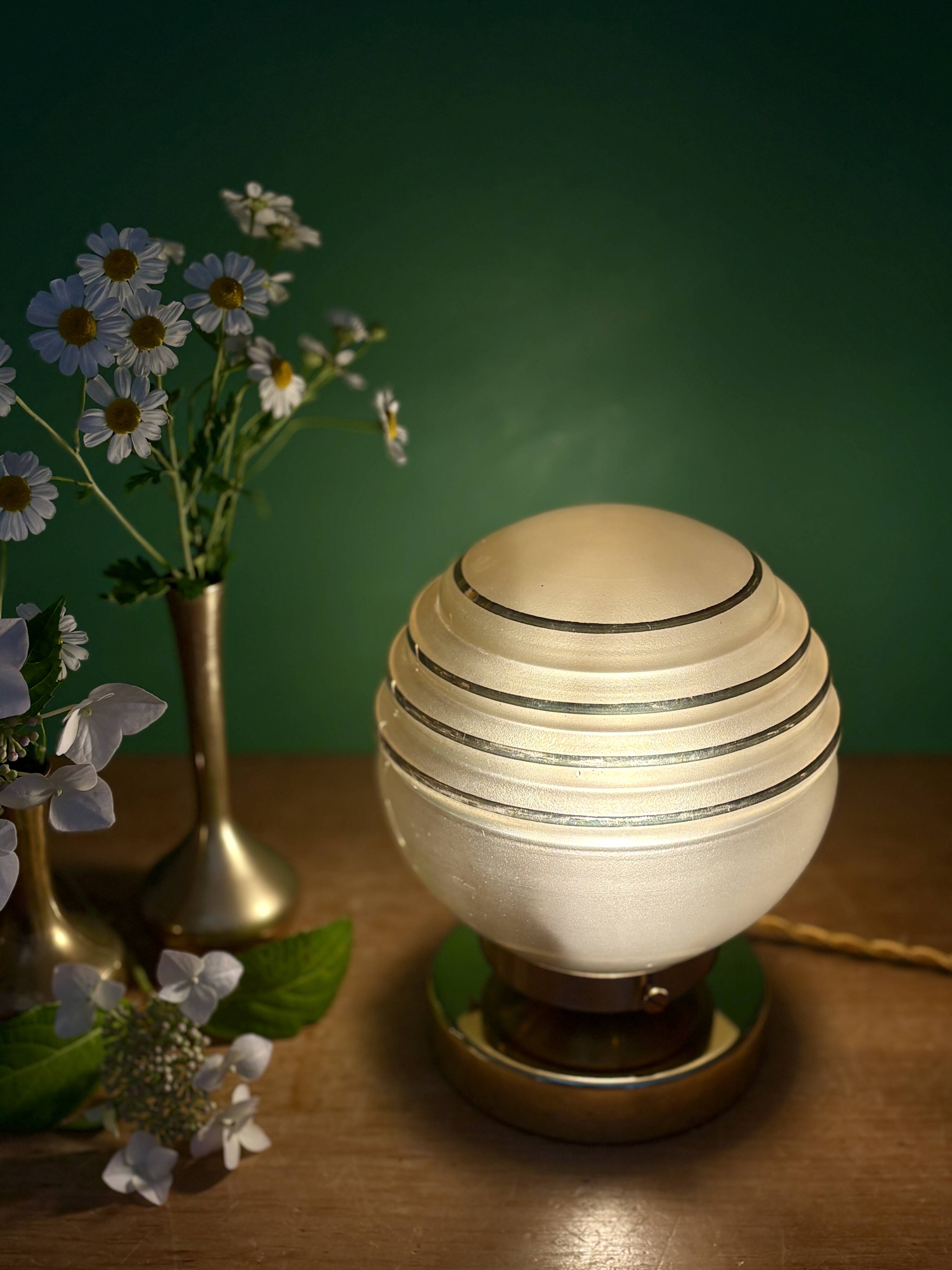 Vintage yellow and gold glass globe table lamp