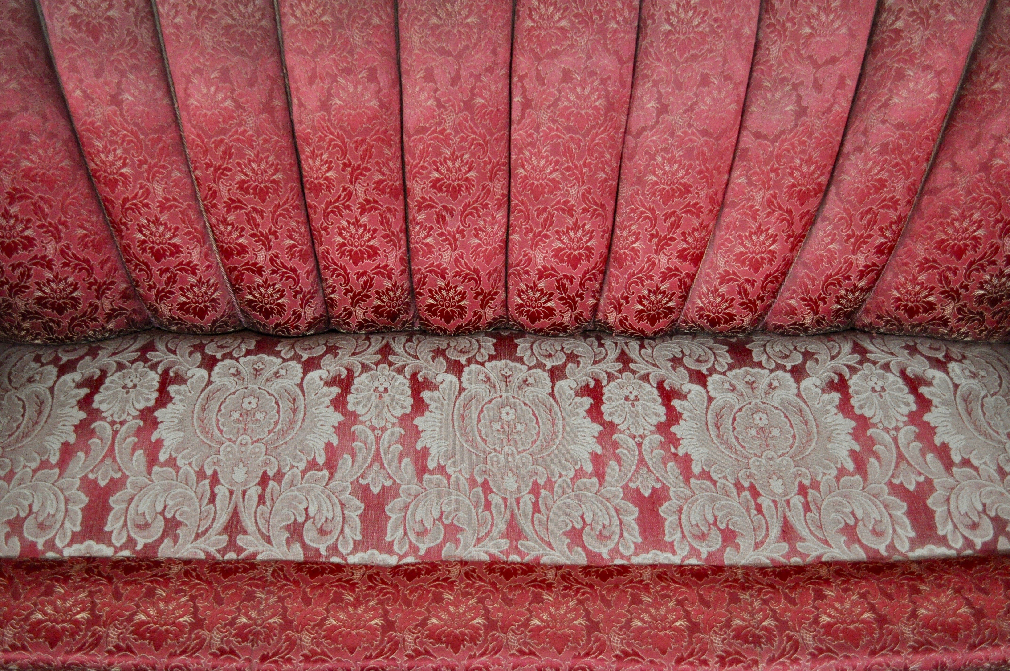 Mid-Century red and gold three-seater sofa by Paolo Buffa, Italy, 50s