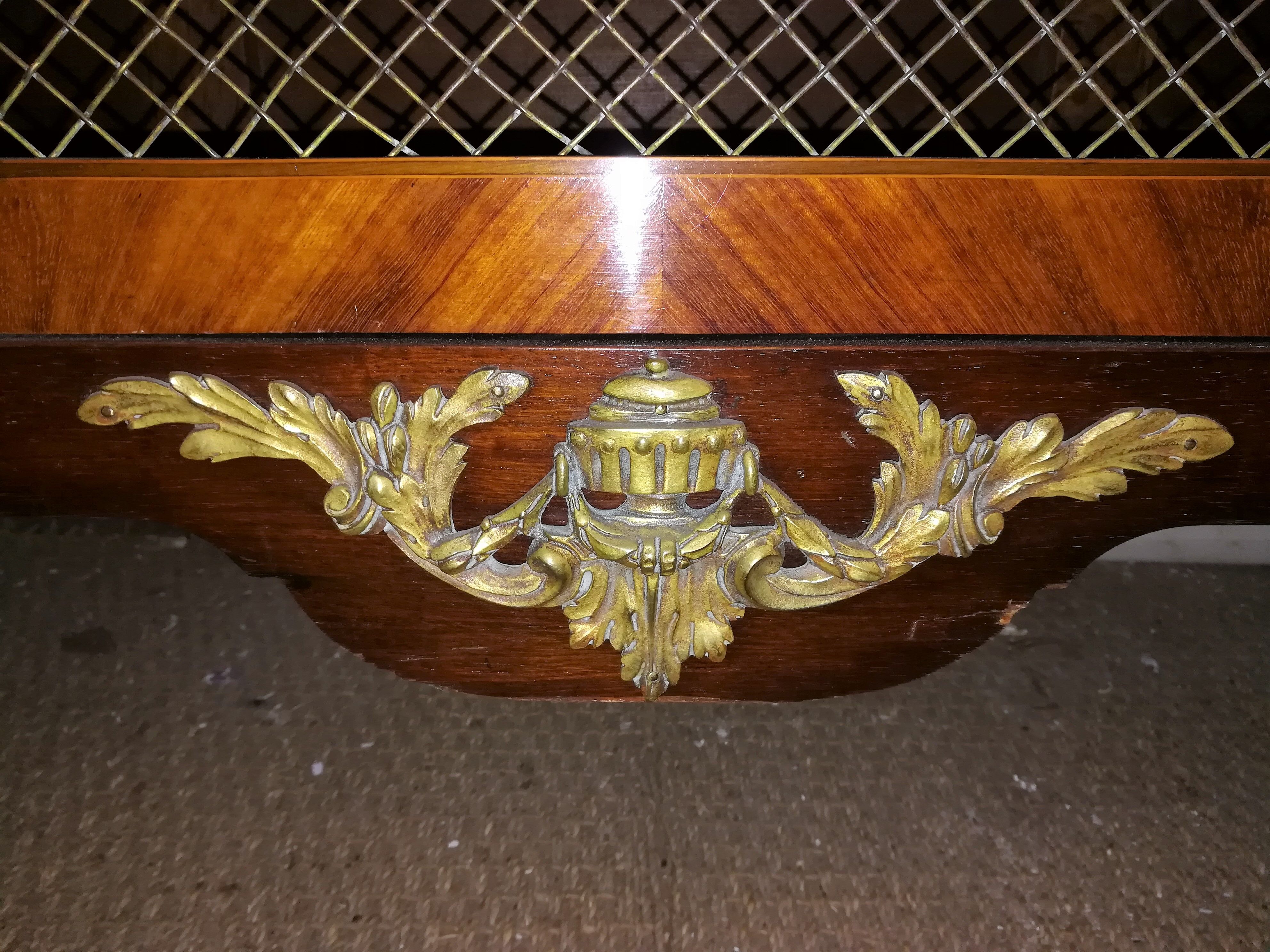 Library screen inlaid 3 doors