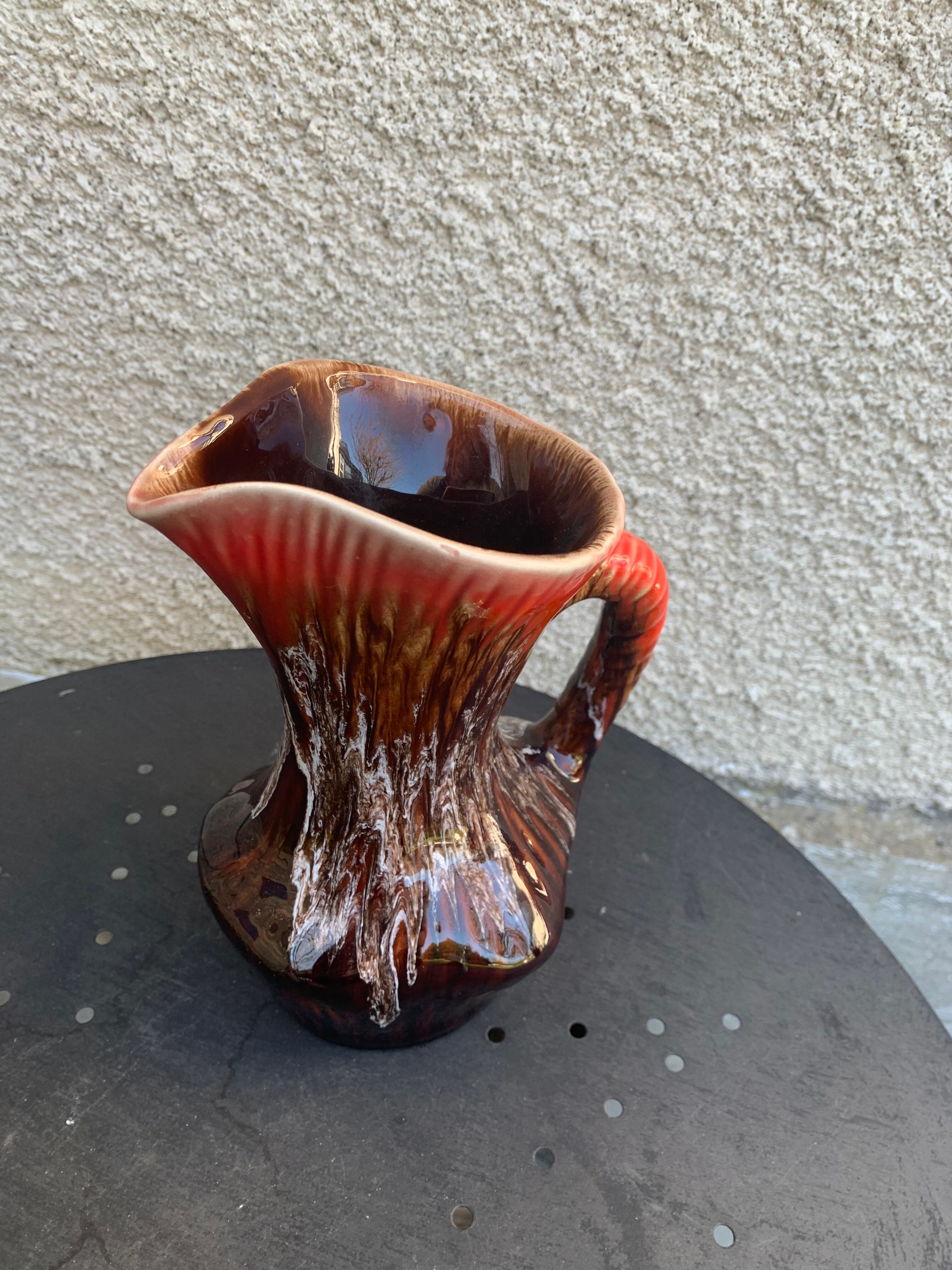 Carafe en céramique émaillée lavée rouge Vallauris vintage 1960