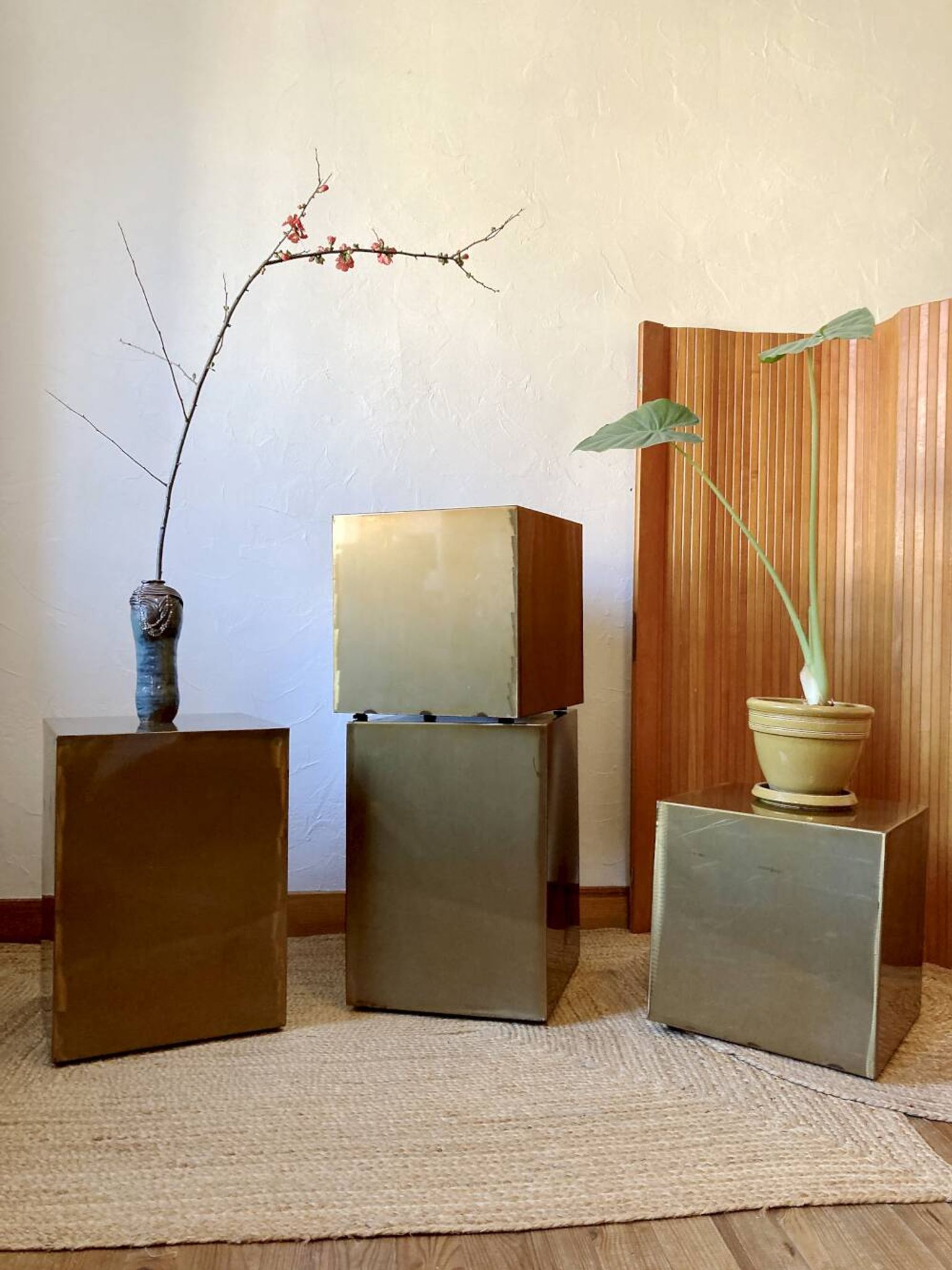 Assise métallique électrozinguée. Défilé Pharrell Williams / Vuitton, 2024