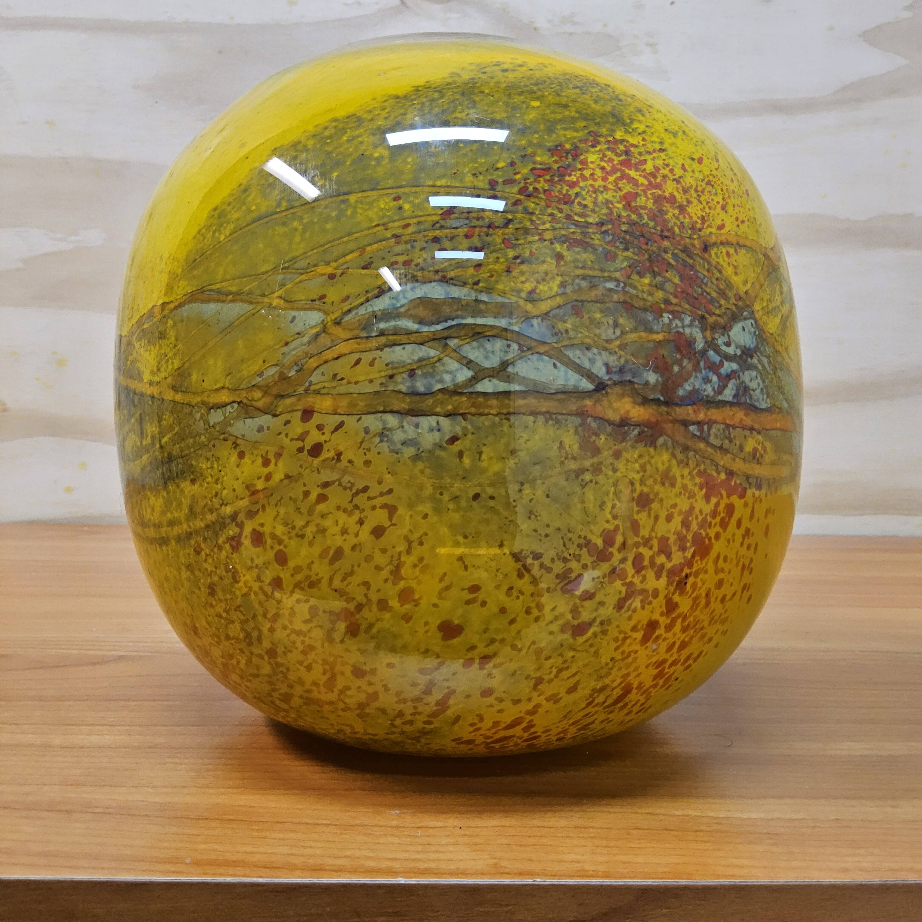 Vase en verre soufflé à la bouche jaune Ioan Nemtoi
