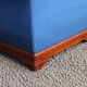 Grande méridienne vintage bleu cobalt en tissu et bois – chaise longue 190