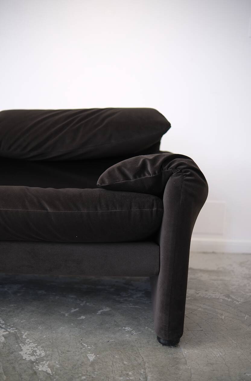 Maralunga sofa by Vico Magistretti