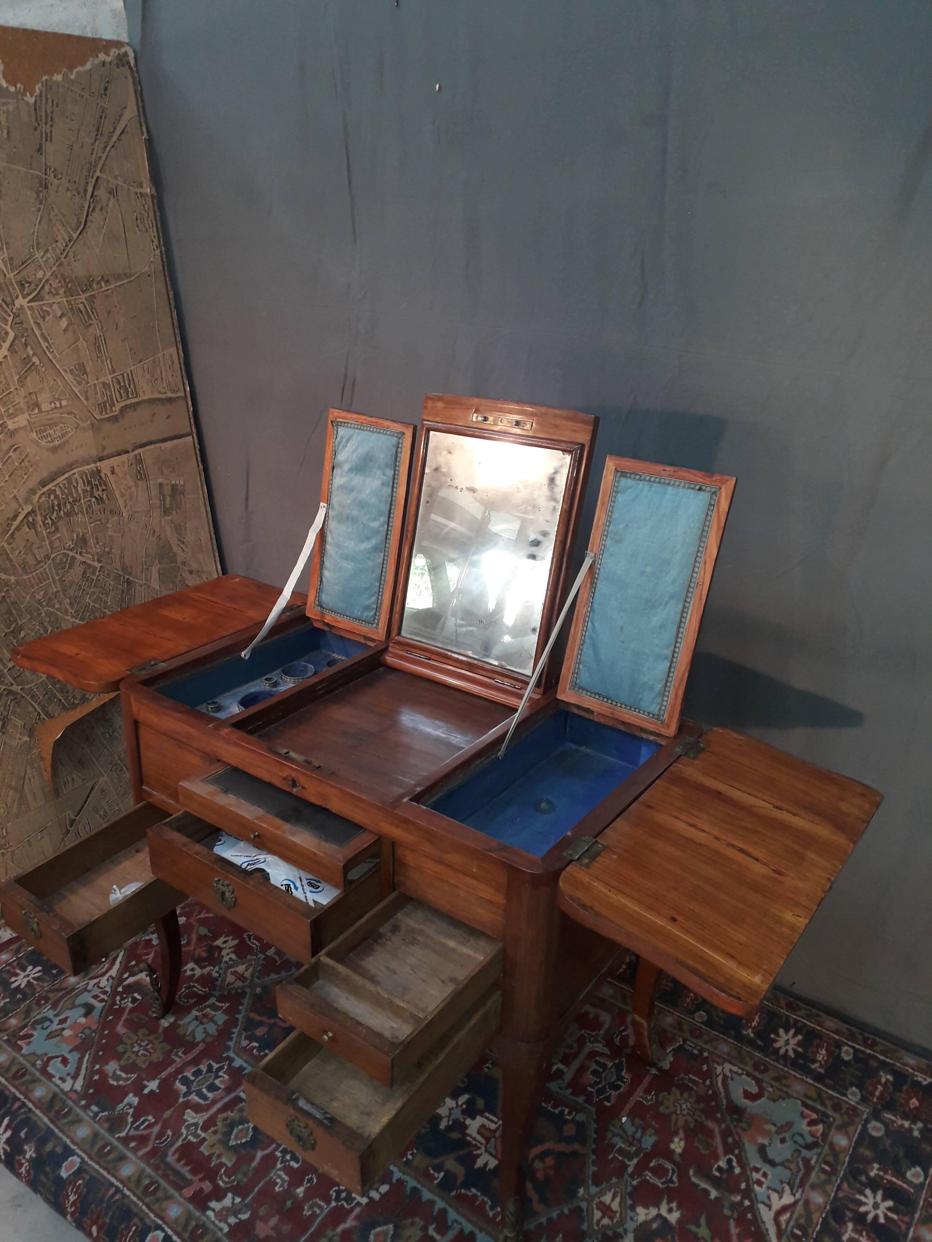 18th-century man hairdresser