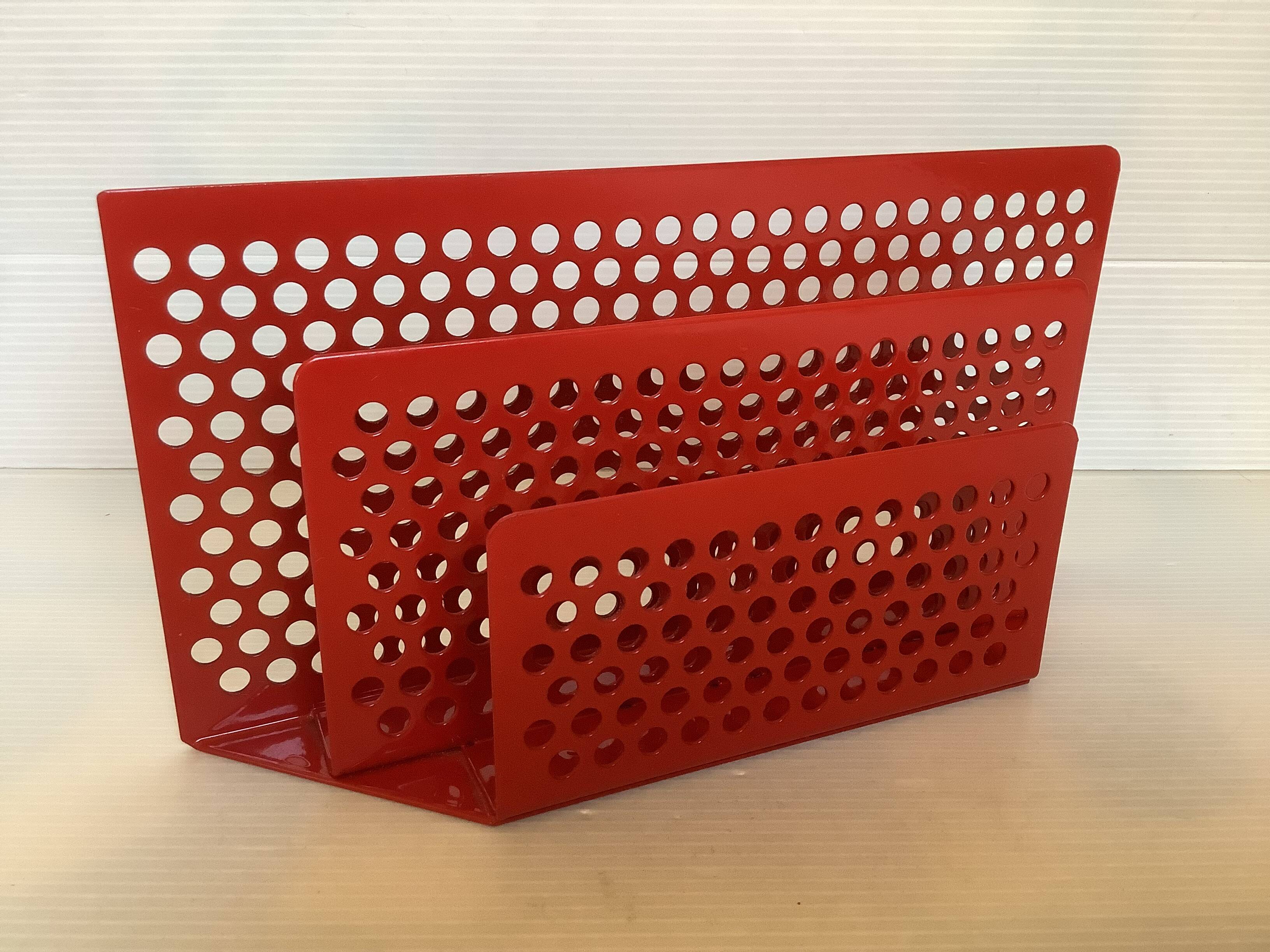 Red mail holder