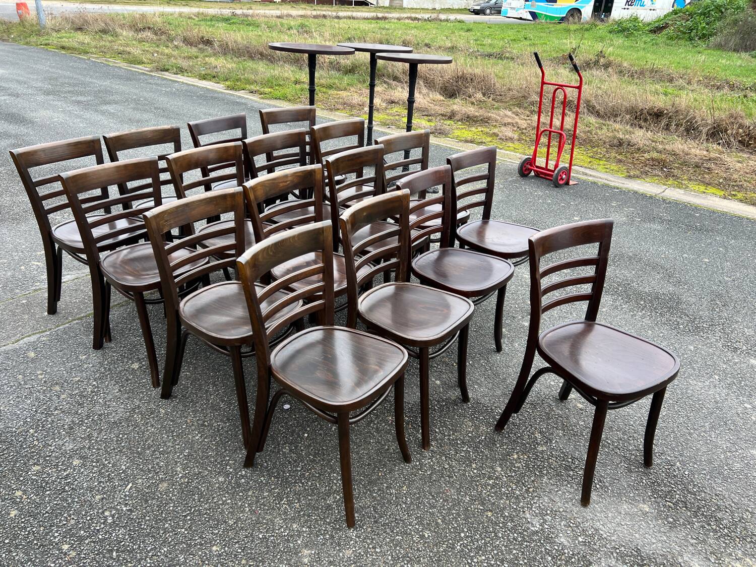 Set of 17 bistro chairs