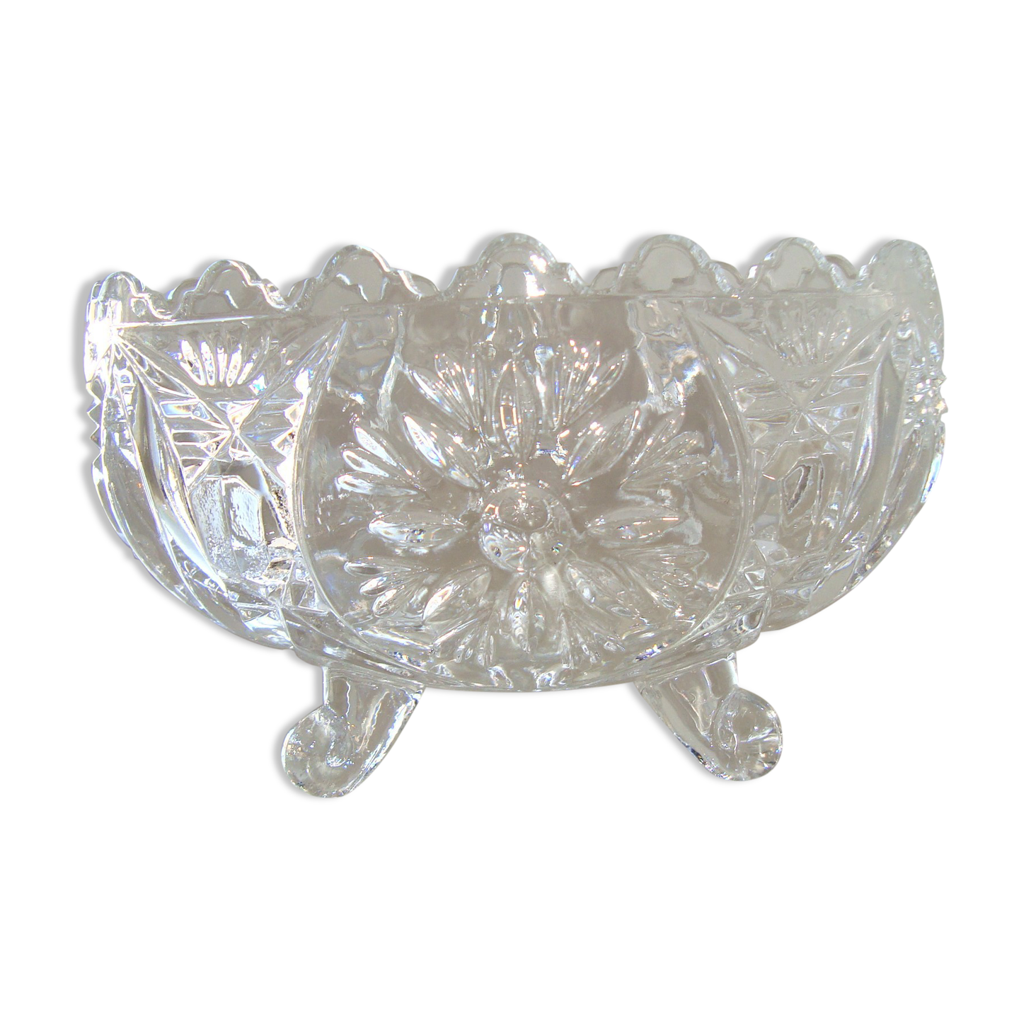 Cut gardener crystal cut center of table 4 feet
