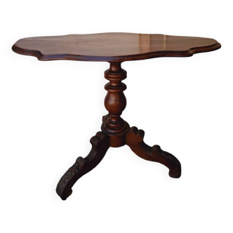 Wooden pedestal table