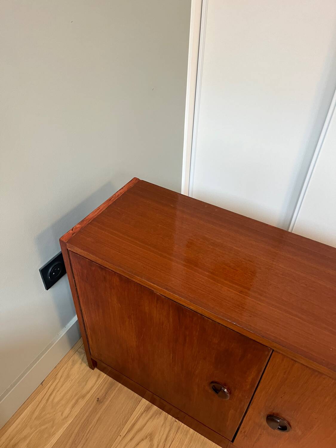 Vintage 70's sideboard with cat eyes handles