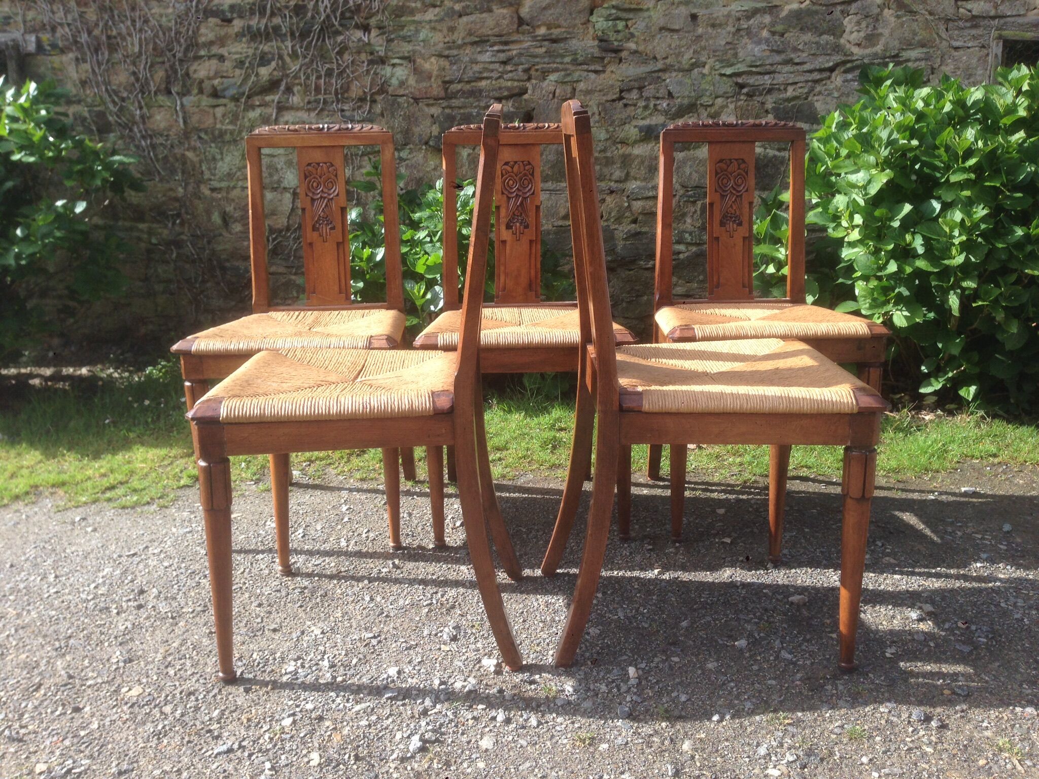 Series of 6 rococo chairs, mulched in solid walnut period 1930.
