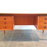 Arne Vodder teak Scandinavian Desk Manufactured By Sibast, 1960s