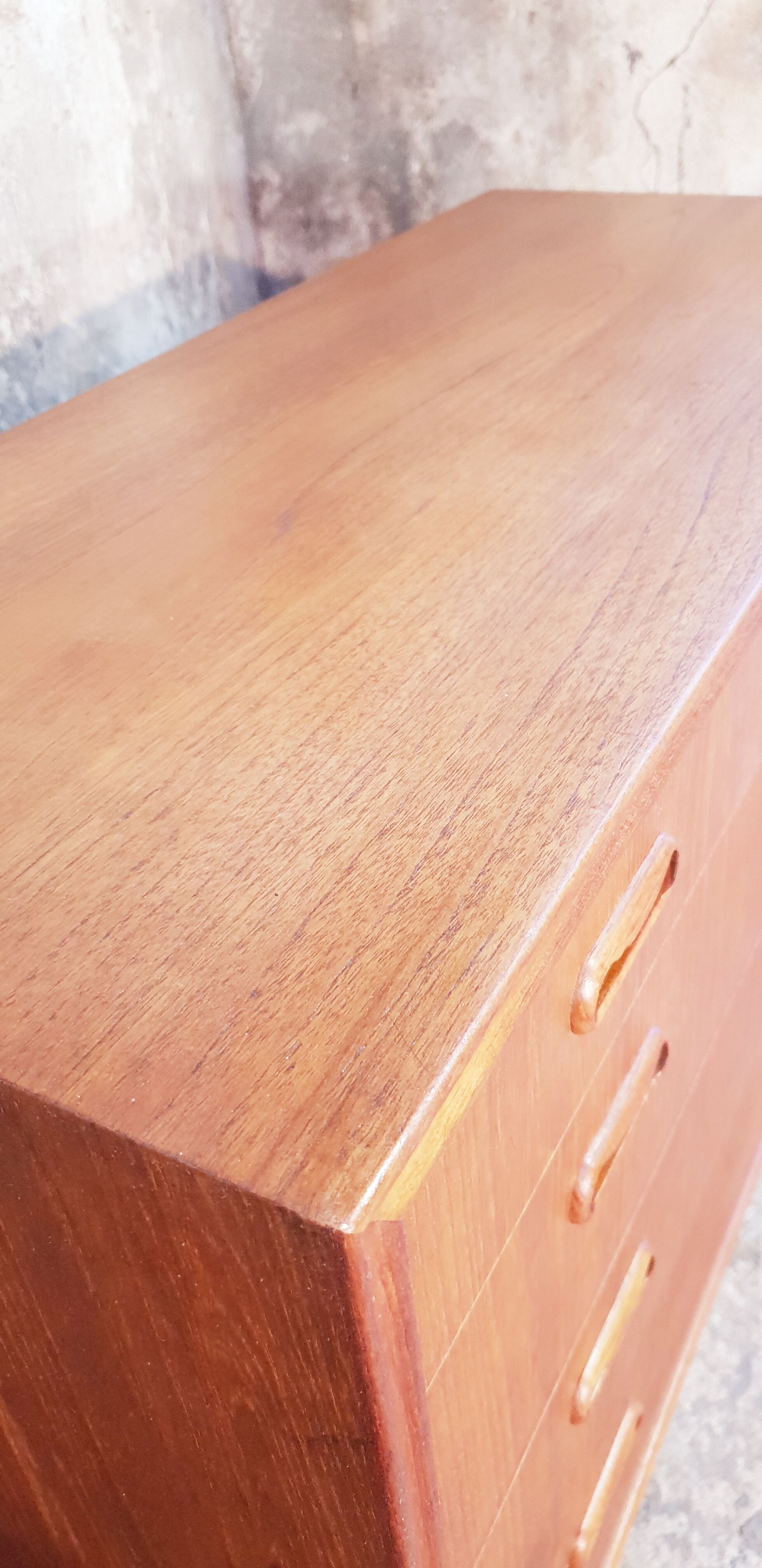 Scandinavian chest of drawers