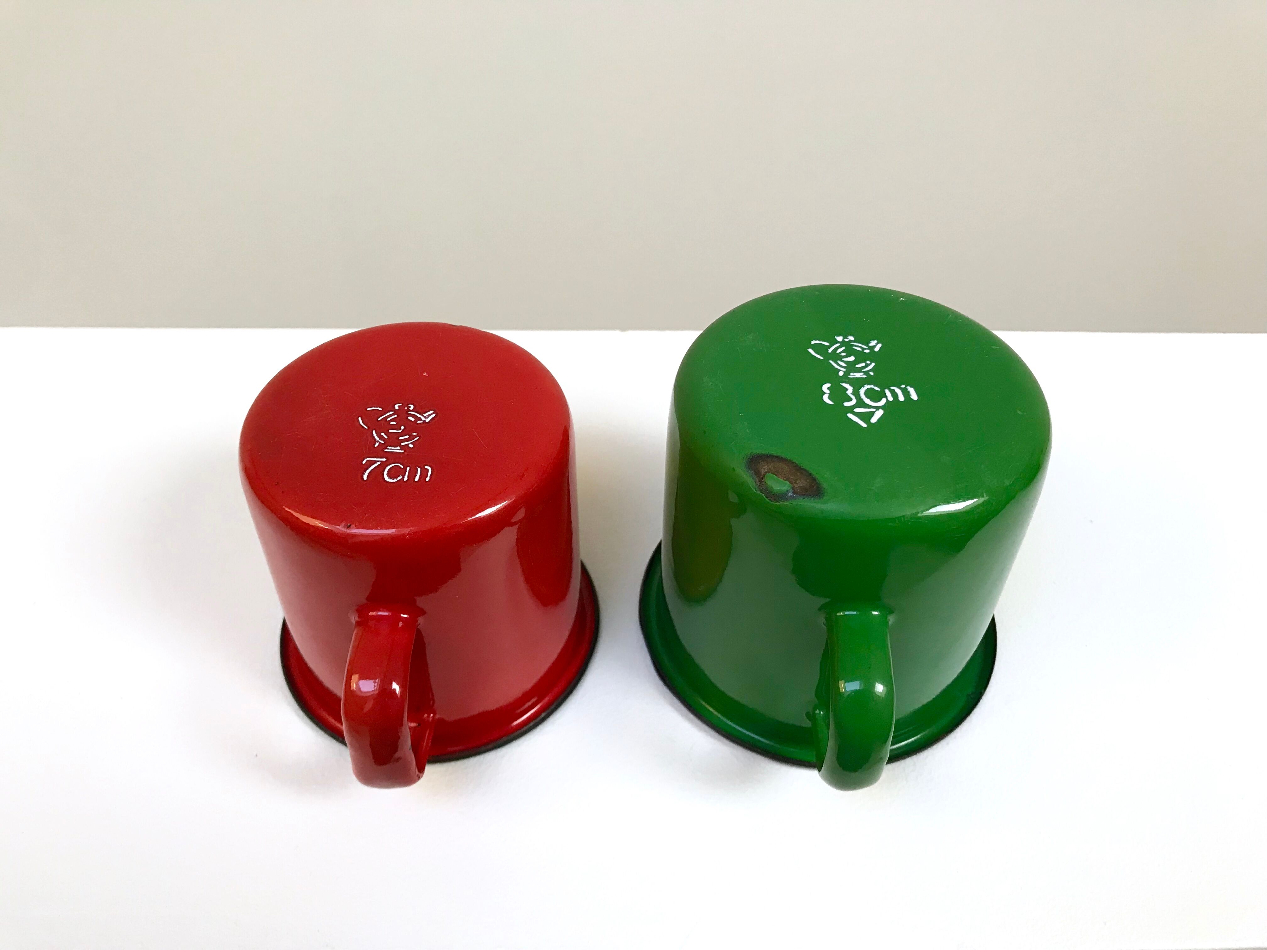 Tasses émaillées